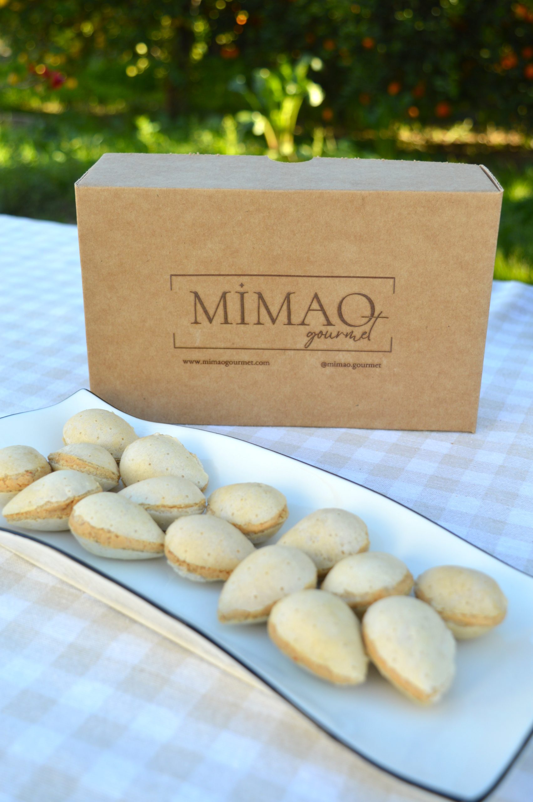 Almendrucos Rellenos de Turrón de Jijona